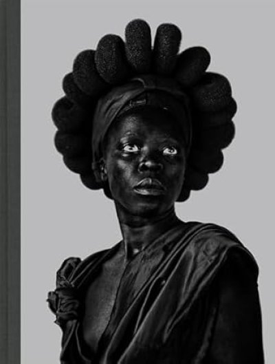 画像1: Zanele Muholi: Somnyama Ngonyama, Hail the Dark Lioness (1)