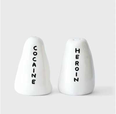 画像1: David Shrigley: Cocaine / Heroin Shakers（塩コショウ入れ） (1)